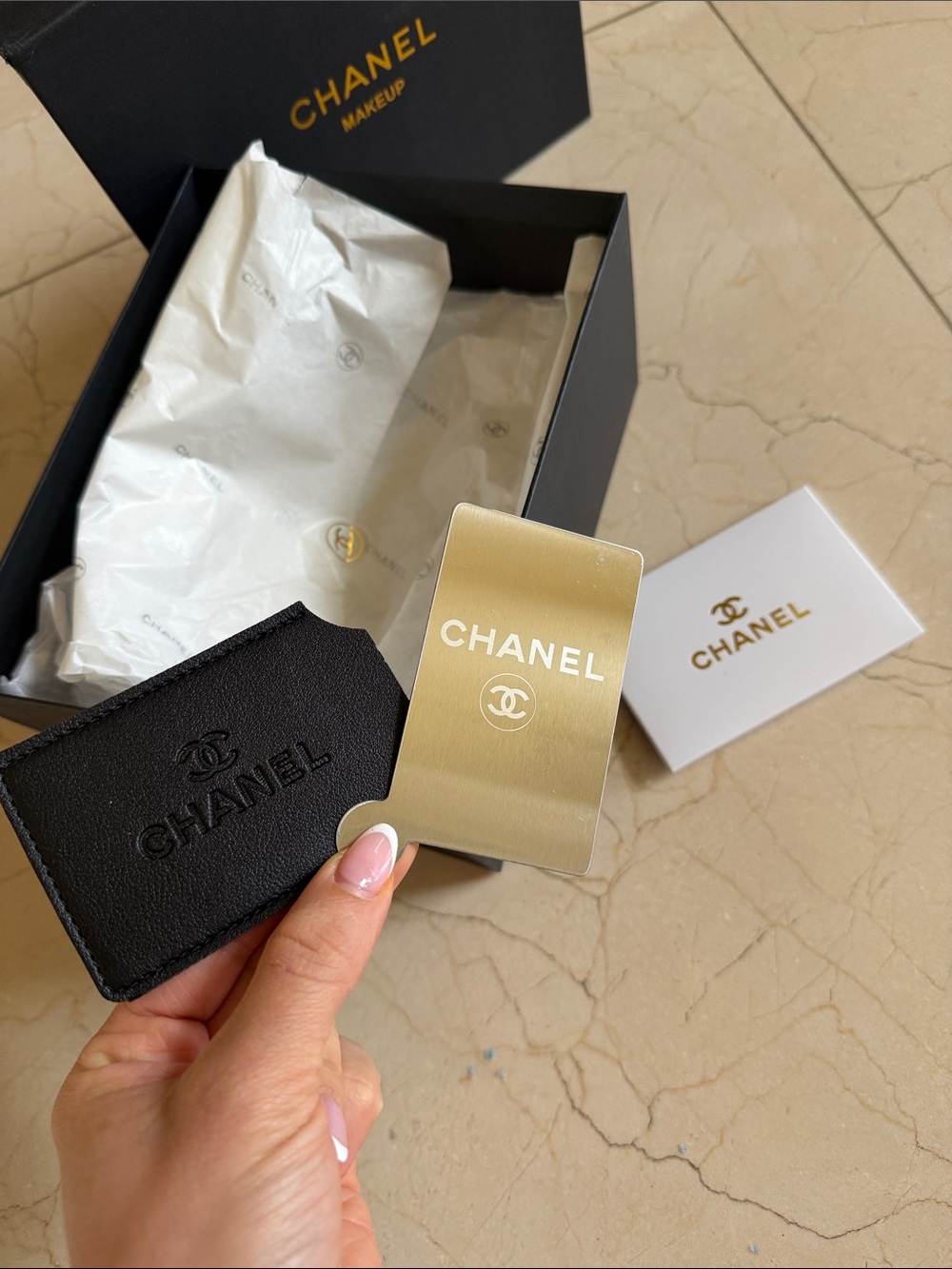 CHANEL compact mirror portable Black Embossed Leather Card Sleeve in box - Picture 4 of 12